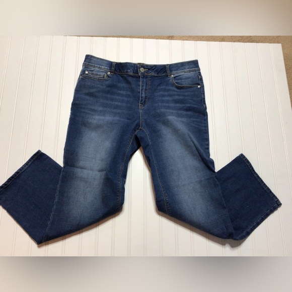 Cato 12p Women's Straight Leg Blue Jeans (0205) - Picture 1 of 10